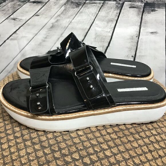 BCBGENERATION Black Patent leather Women’s Slides Sandals in size 9 - Picture 5 of 8